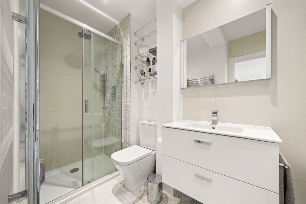 Additional image 14 of 3 bed flat to rentEllesmere Place, Walton-On-Thames, Surrey KT12