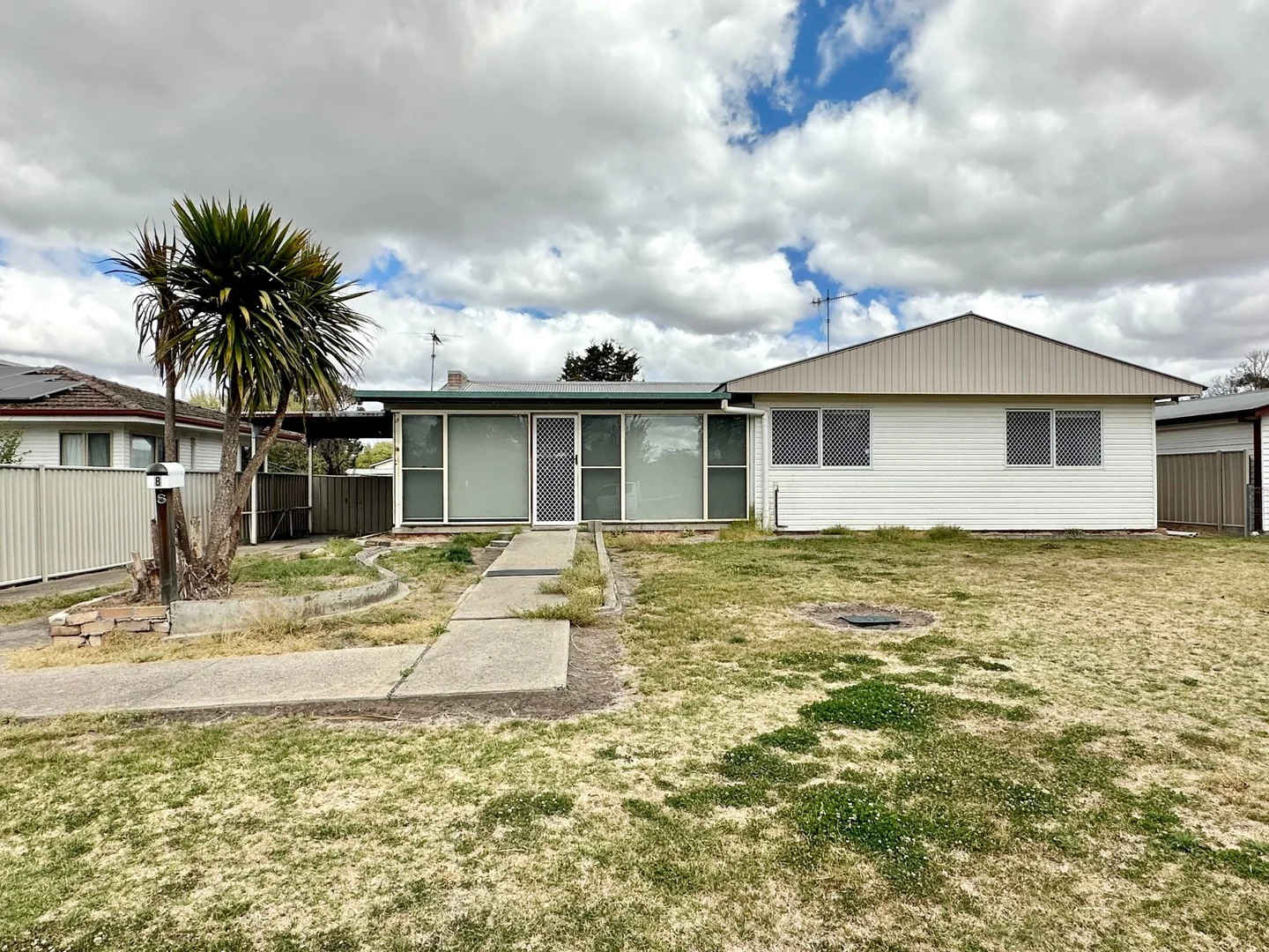 8 Claude Street, Armidale NSW 2350