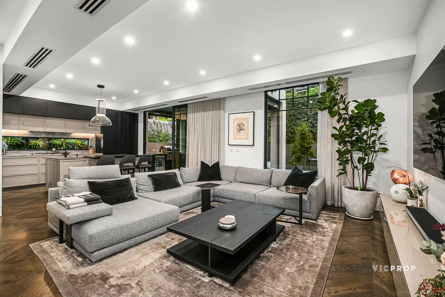 14 Gilbert Street, Bulleen VIC 3105