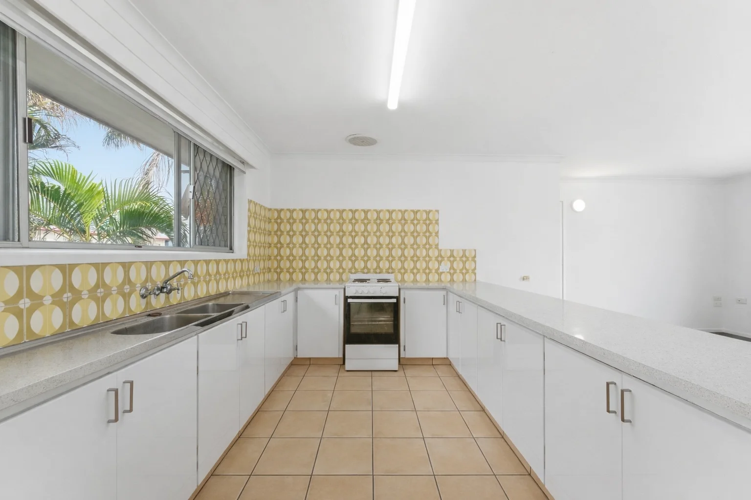 Additional image 4 of 1/2423 Gold Coast Highway, Mermaid Beach QLD 4218