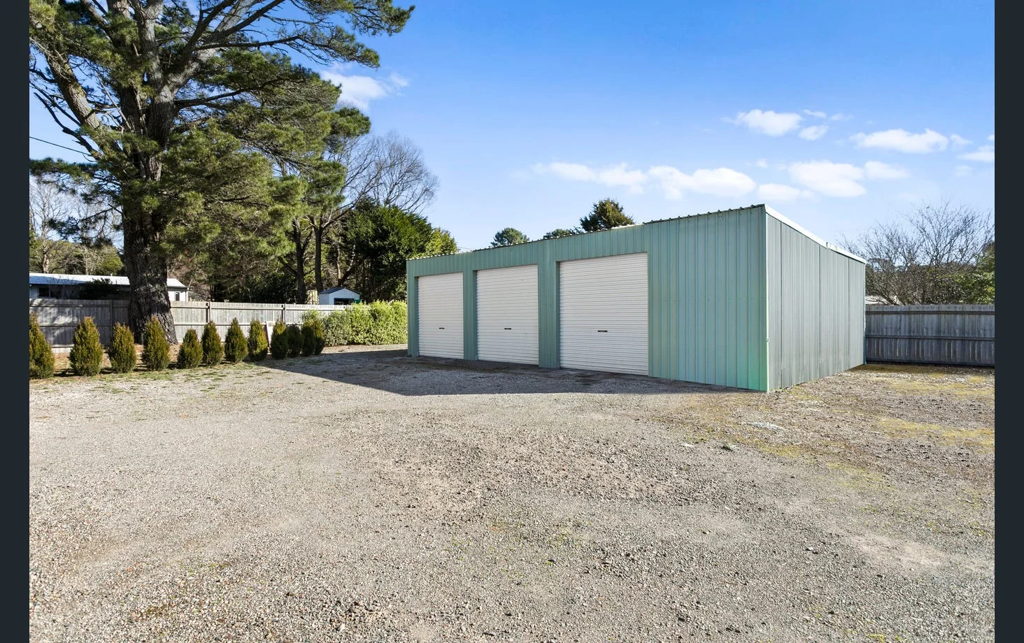REAR 3 BAY GARAGE/29 HODDLE STREET, Robertson NSW 2577