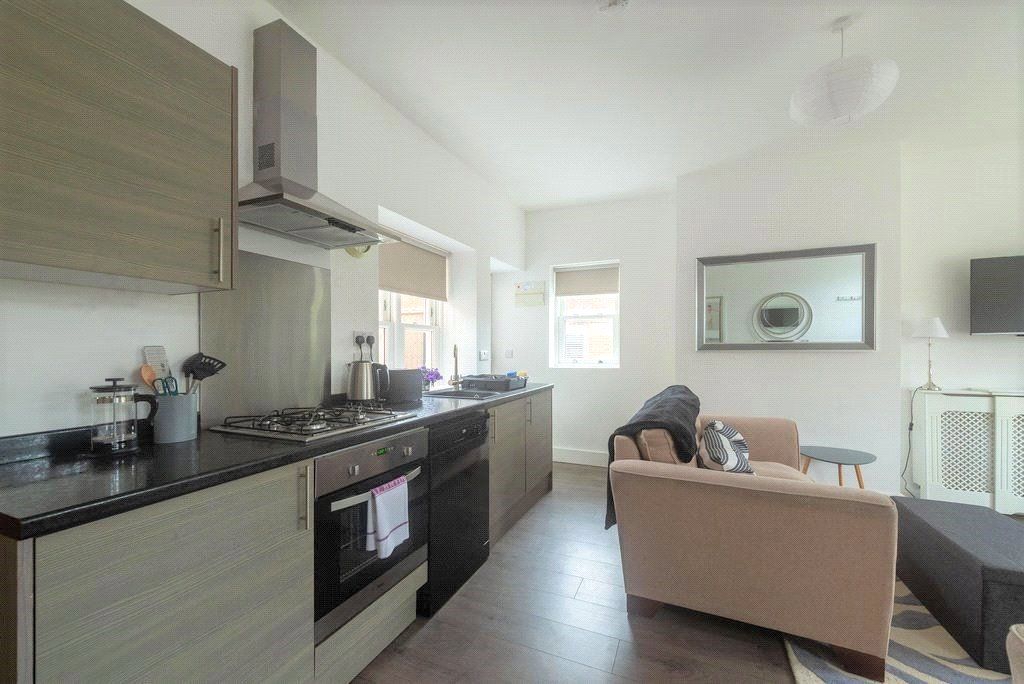 Additional image 2 of 2 bed flat to rentDeanfield Avenue, Henley-On-Thames, Oxfordshire RG9