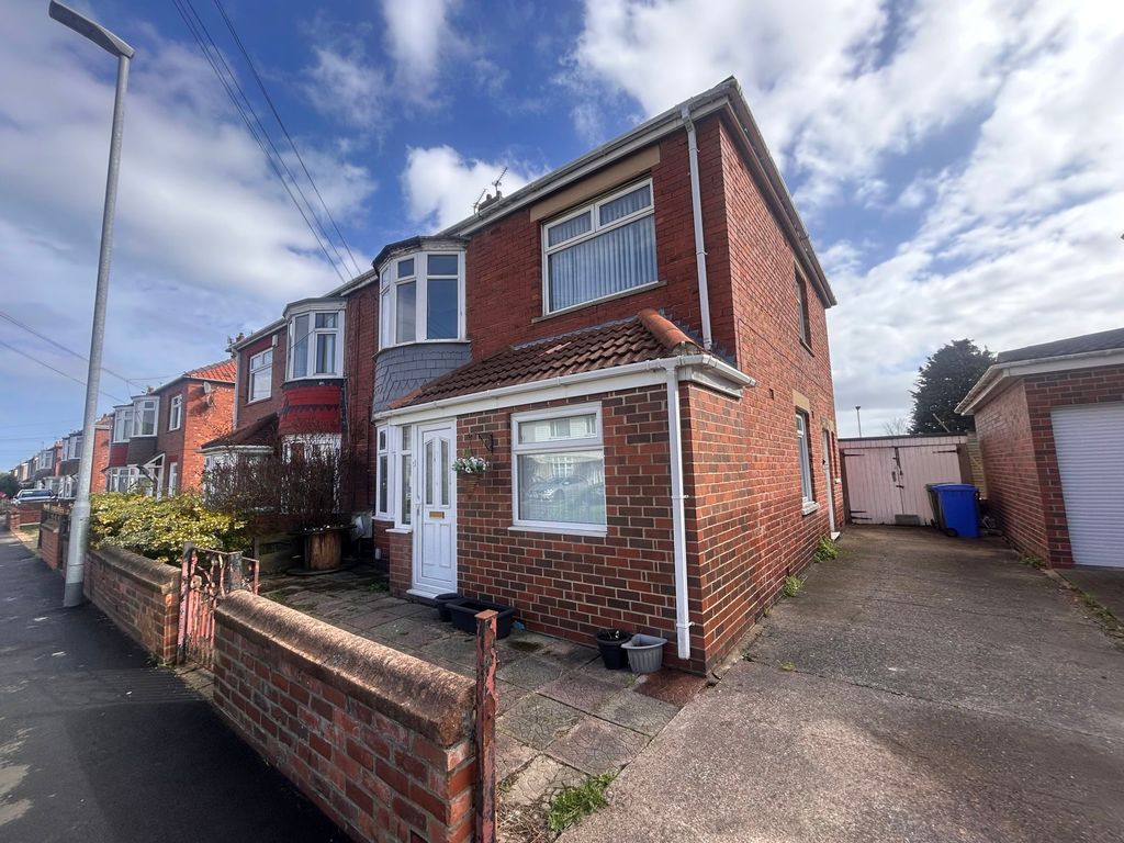 2 bed flat to rentNewsham Road, Blyth NE24