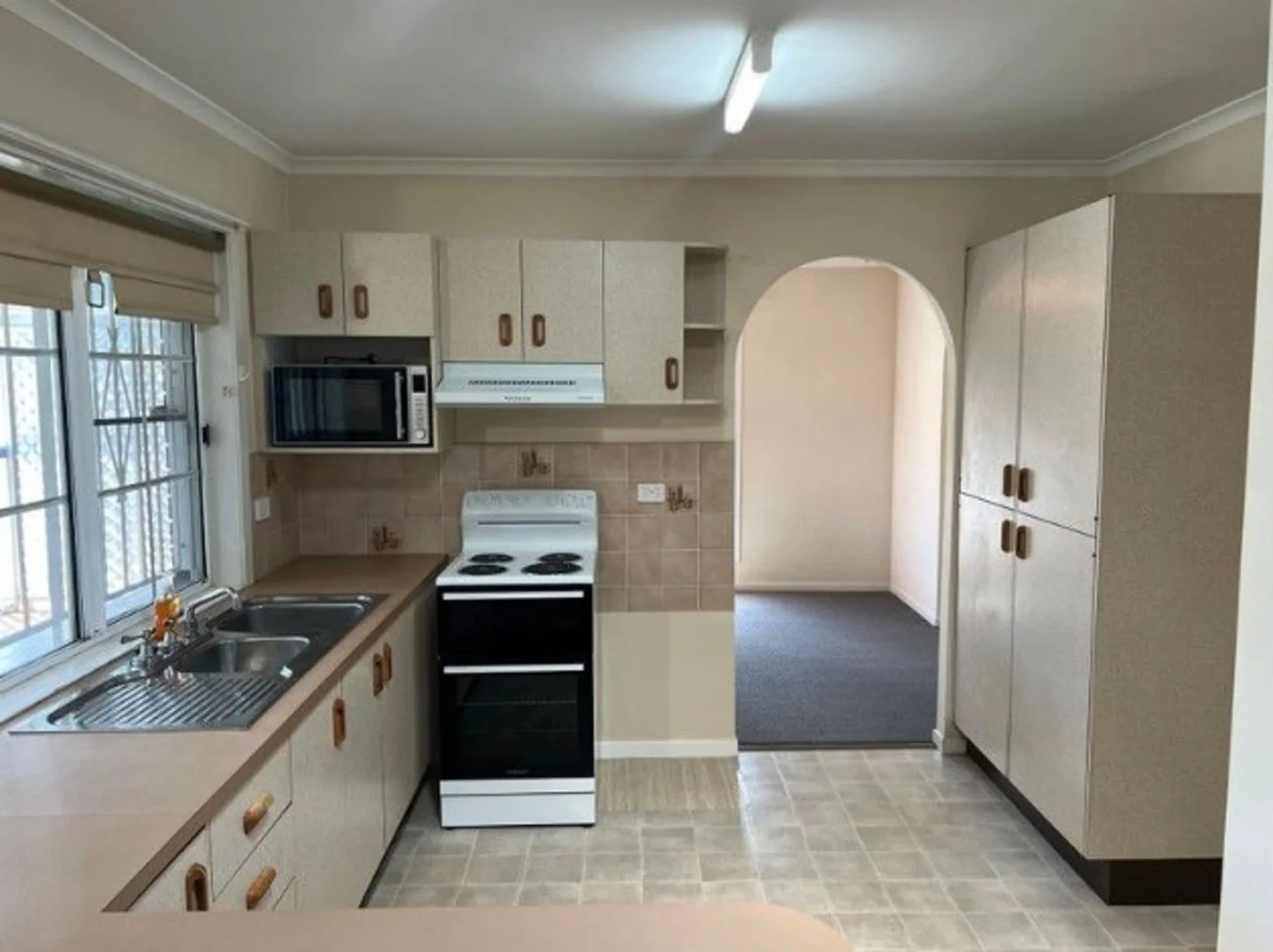 13 Schubert Street, Strathpine QLD 4500 photo 5