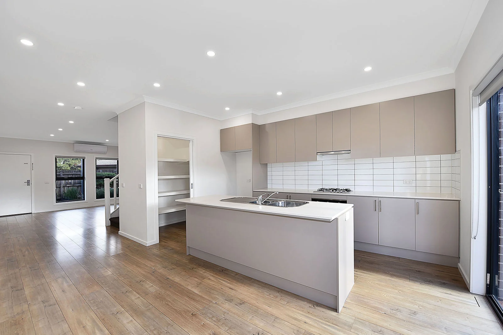 Additional image 2 of 2/91 Carrick Drive, Gladstone Park VIC 3043