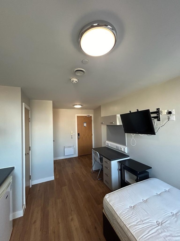 Studio Flat, Queen Street, S1, N1 7GU photo 5