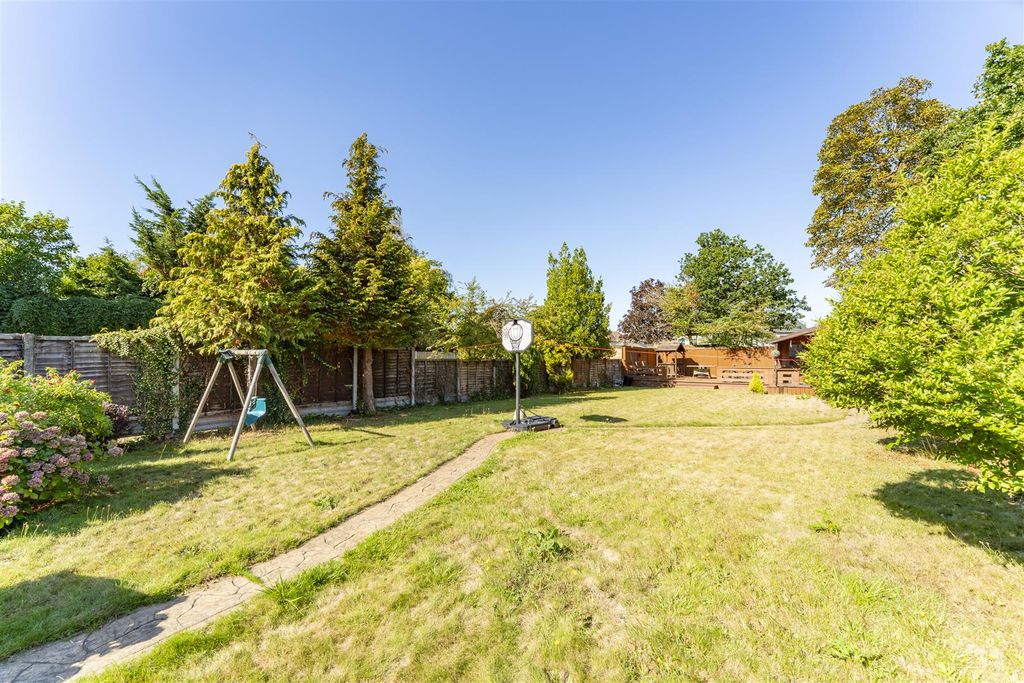 Additional image 23 of 5 bed detached house to rentWellesley Avenue, Iver SL0