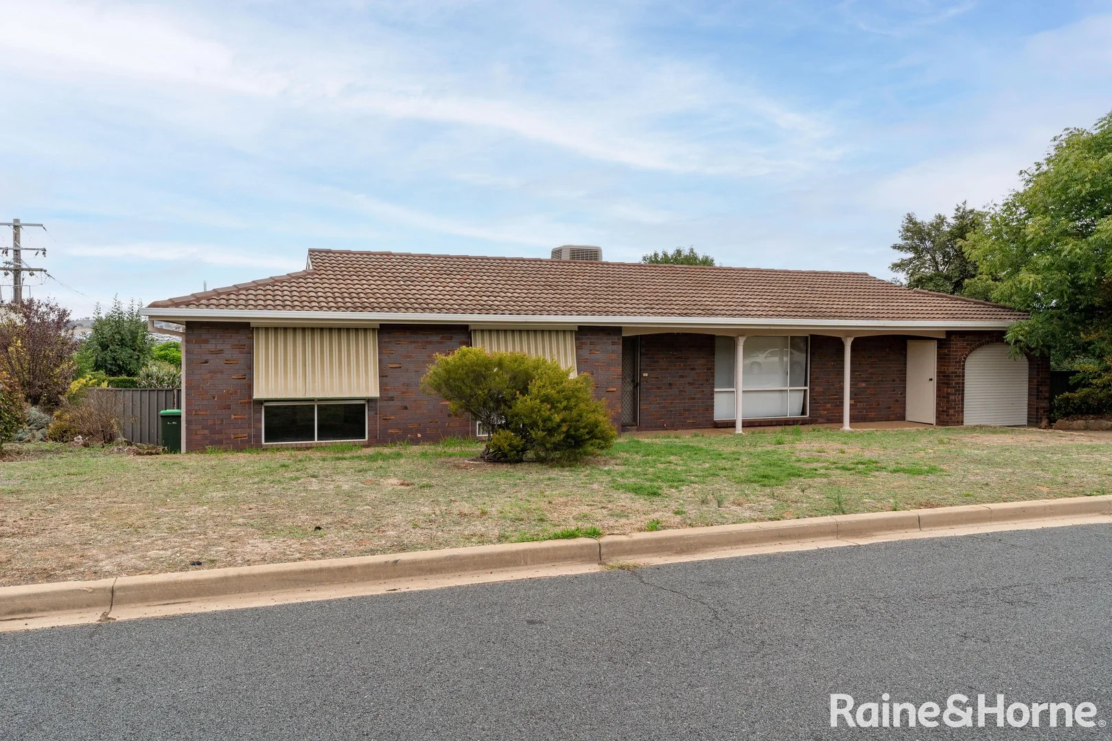 15 Miller Avenue, Tolland NSW 2650