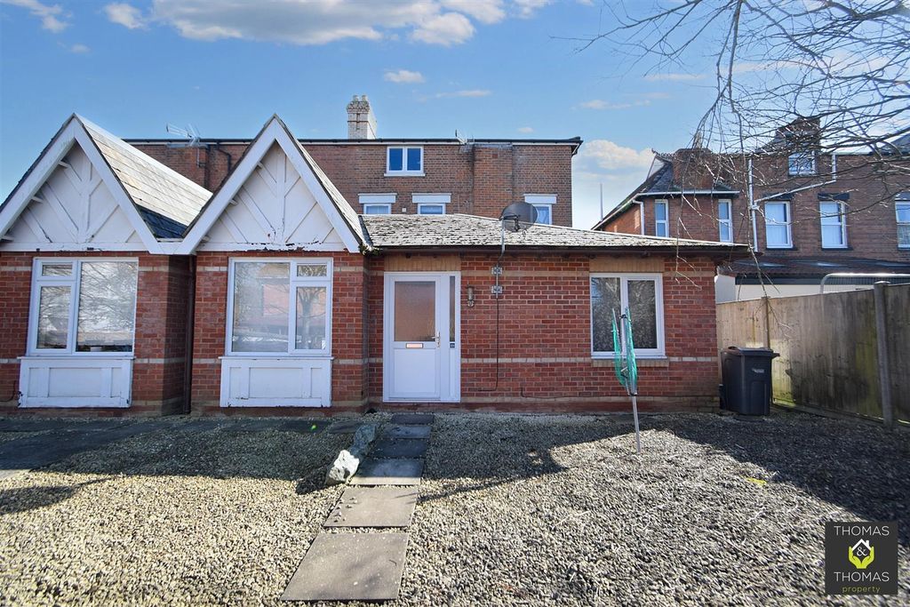 1 bed bungalow to rentPark End Road, Gloucester GL1
