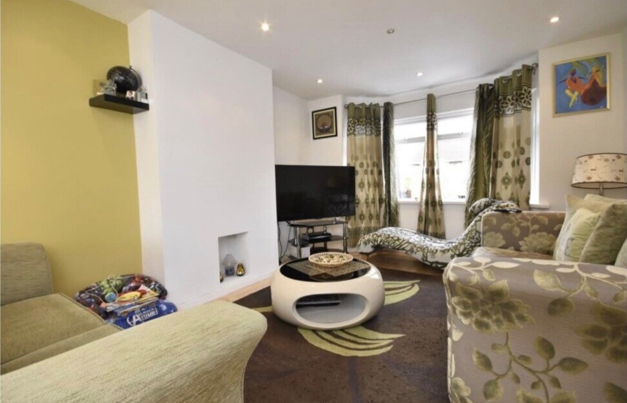 3 Bed Terraced House, Ilchester Crescent, BS13, N1 7GU