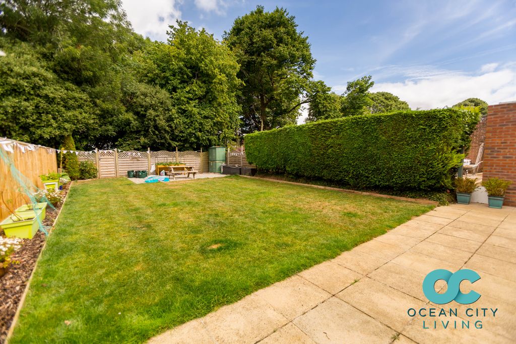 Additional image 3 of 3 bed semi-detached house to rentSouthwell Road, Plymouth PL6