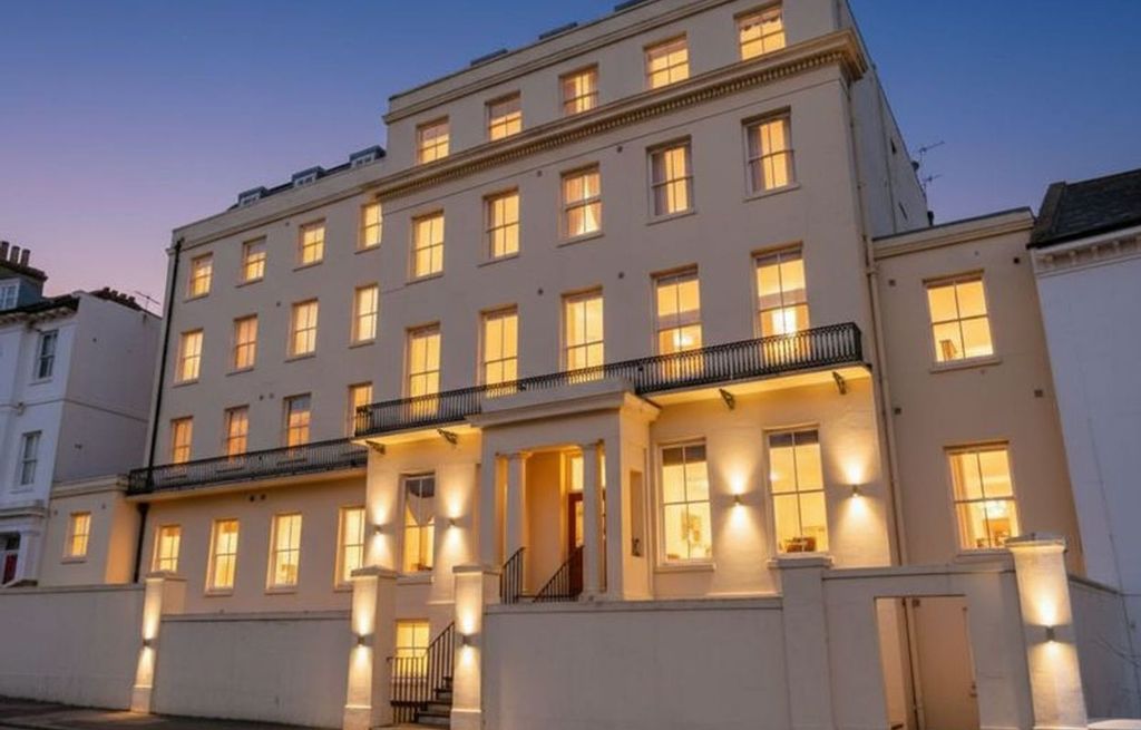 Studio to rentBuckingham Place, St. Annes House BN1