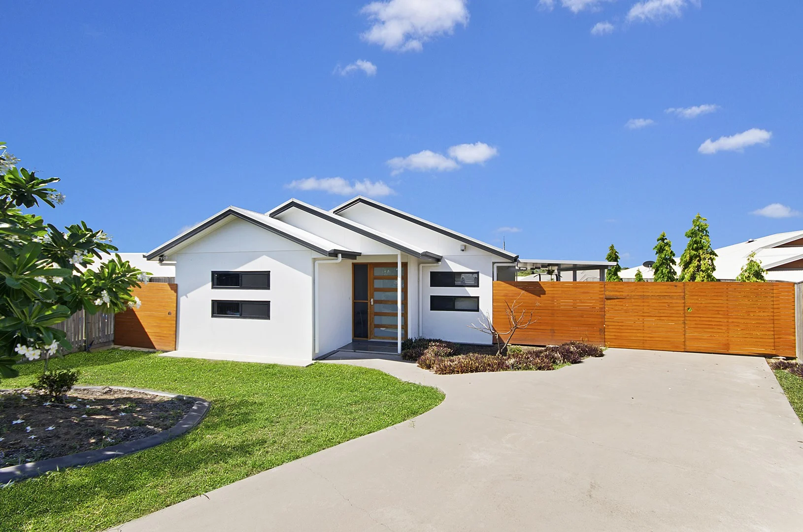 2 Narwee Place, Douglas QLD 4814