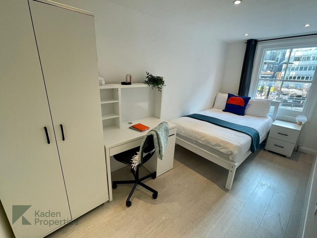 2 bed flat to rentCleveland Street, Fitzrovia W1T