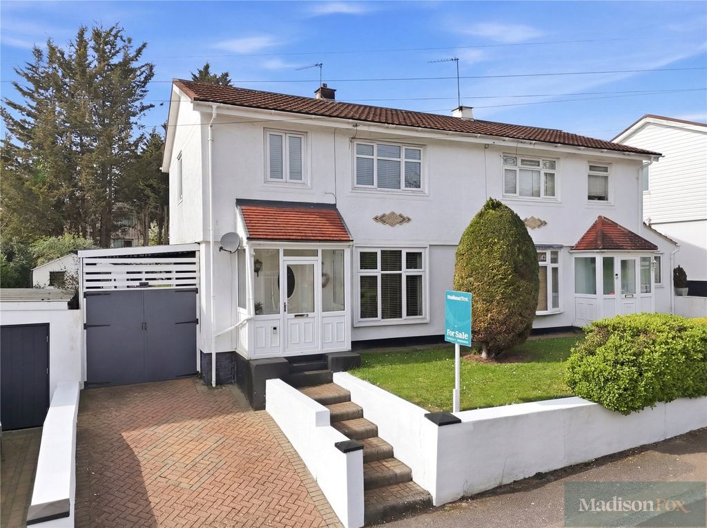3 bed semi-detached house for saleDeepdene Road, Loughton, Essex IG10