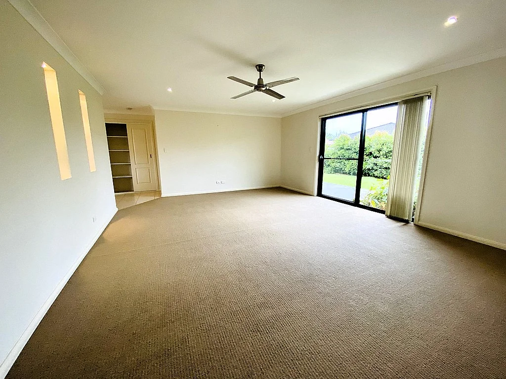 Additional image 6 of 2/11 Yellowfin Avenue, Old Bar NSW 2430