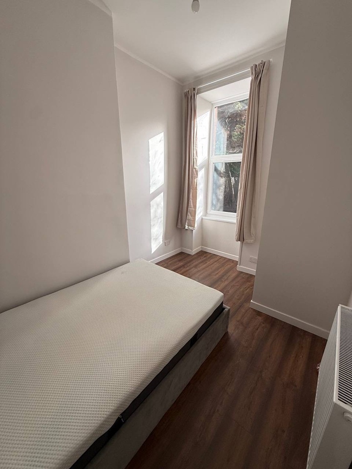 2 Bed Flat, Henderson St, EH6, N1 7GU photo 4