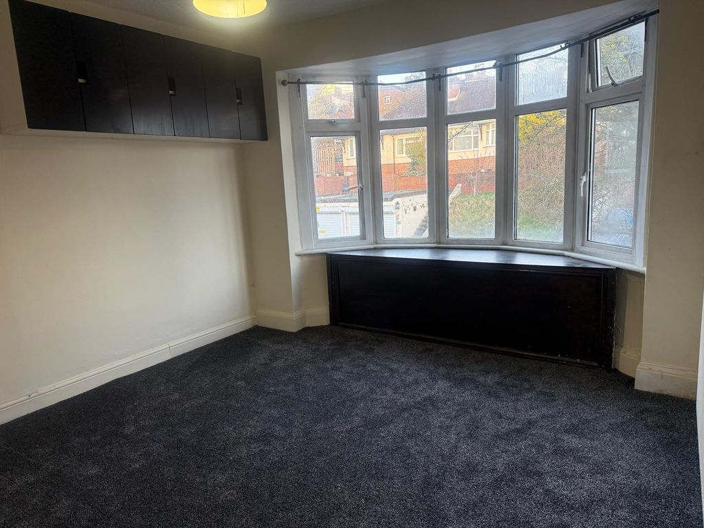 Additional image 6 of 5 bed detached house to rentTalbot Road, Luton LU2