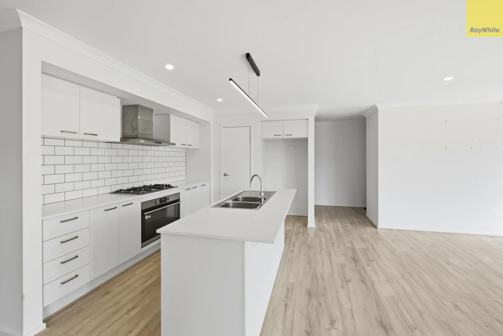 3 Swanton Avenue, Maddingley VIC 3340 photo 2