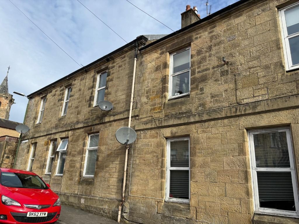 2 bed flat to rentMilton Row, Denny, Falkirk FK6