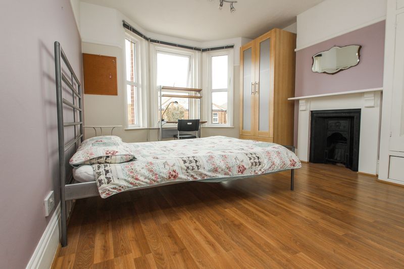 6 bed shared accommodation to rentWaterloo Road, Bournemouth BH9 photo 4