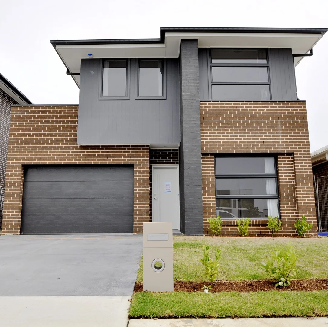 13 Massey St, Oran Park NSW 2570
