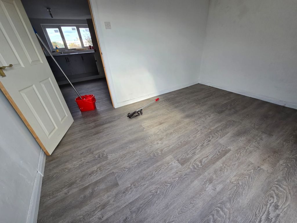 Additional image 4 of 1 bed flat to rentFlat 3, 172 Burbank Street TS24