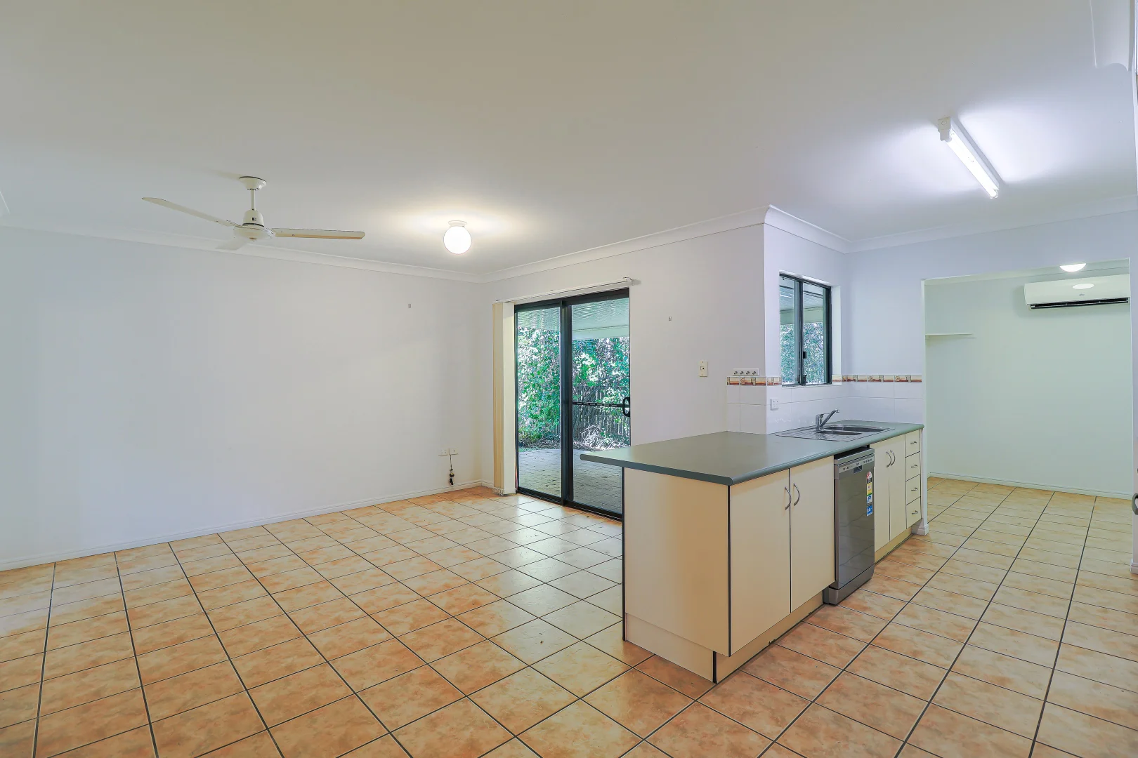 Additional image 4 of 7 Links Court, Kin Kora QLD 4680