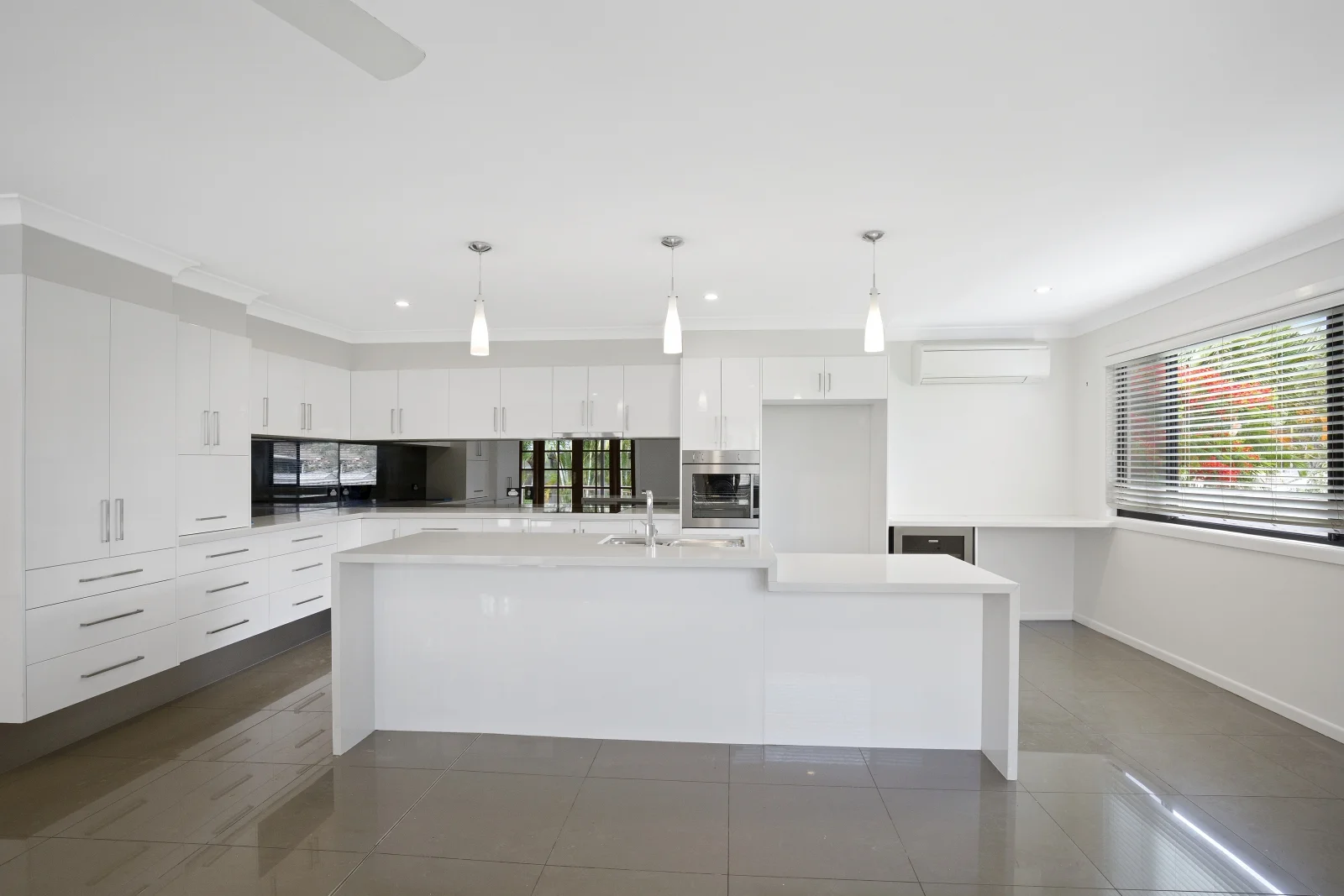 36 Lambros Drive, Benowa QLD 4217