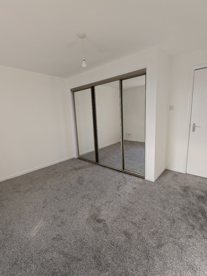 2 Bed Flat, Middlesex Gardens, G41, N1 7GU photo 5