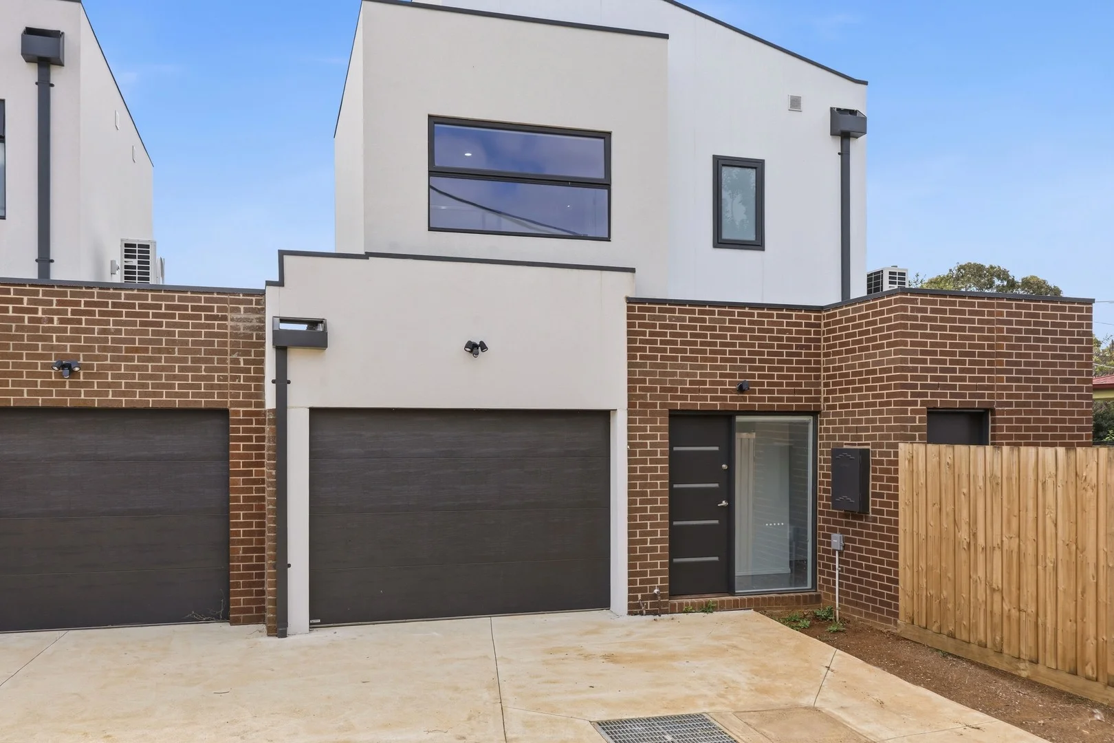 8/17 Mambourin Street, Werribee VIC 3030