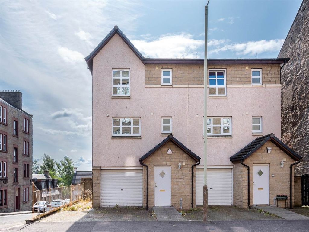 5 bed property to rentCleghorn Street, Dundee DD2