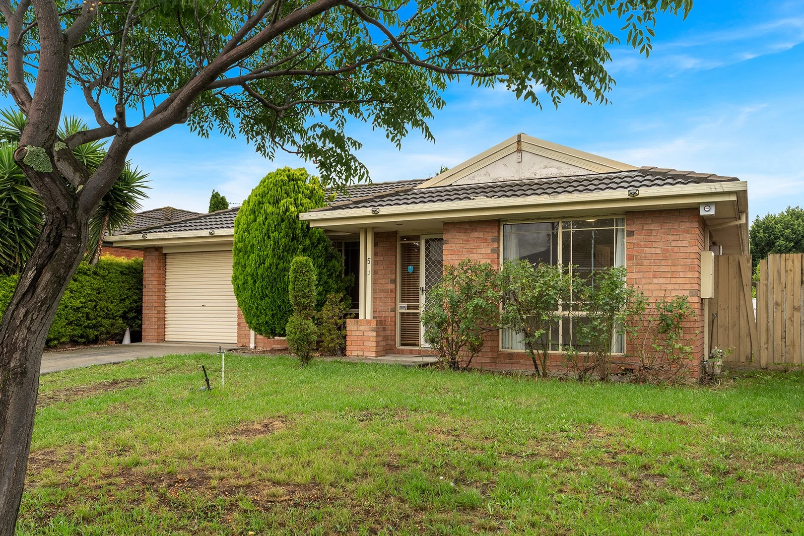 5 Shepherd Avenue, Roxburgh Park VIC 3064