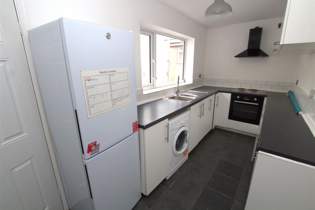 2 bed terraced house to rentMapleton Road, Hartlepool TS24 photo 3