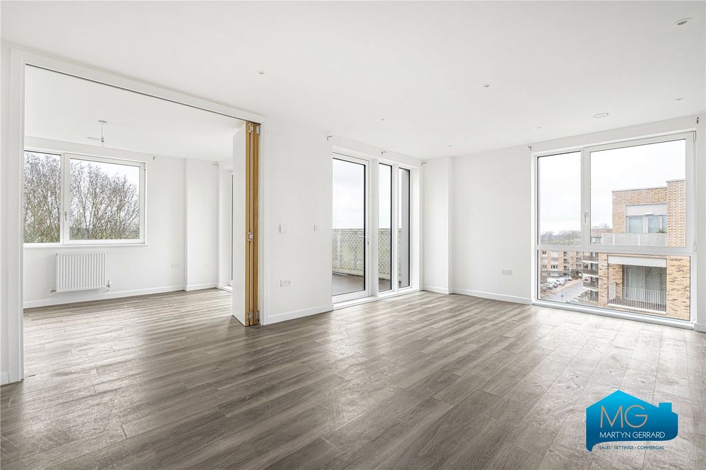 Additional image 2 of 3 bed flat to rentMedawar Drive, London NW7