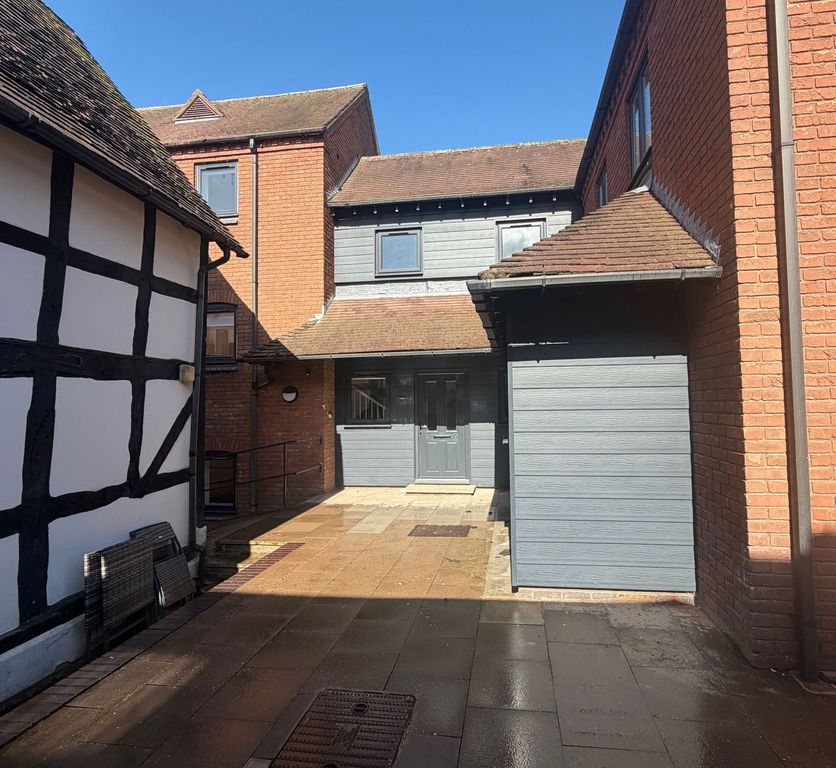 2 bed town house to rentThe Luxe Loft 15 The Homend, Ledbury, Herefordshire HR8