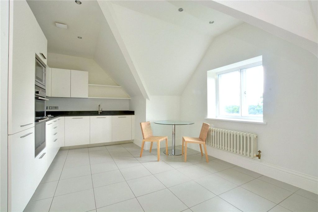 Additional image 3 of 2 bed flat to rentKingswood Mansions, 15 Newton Park Place, Chislehurst BR7