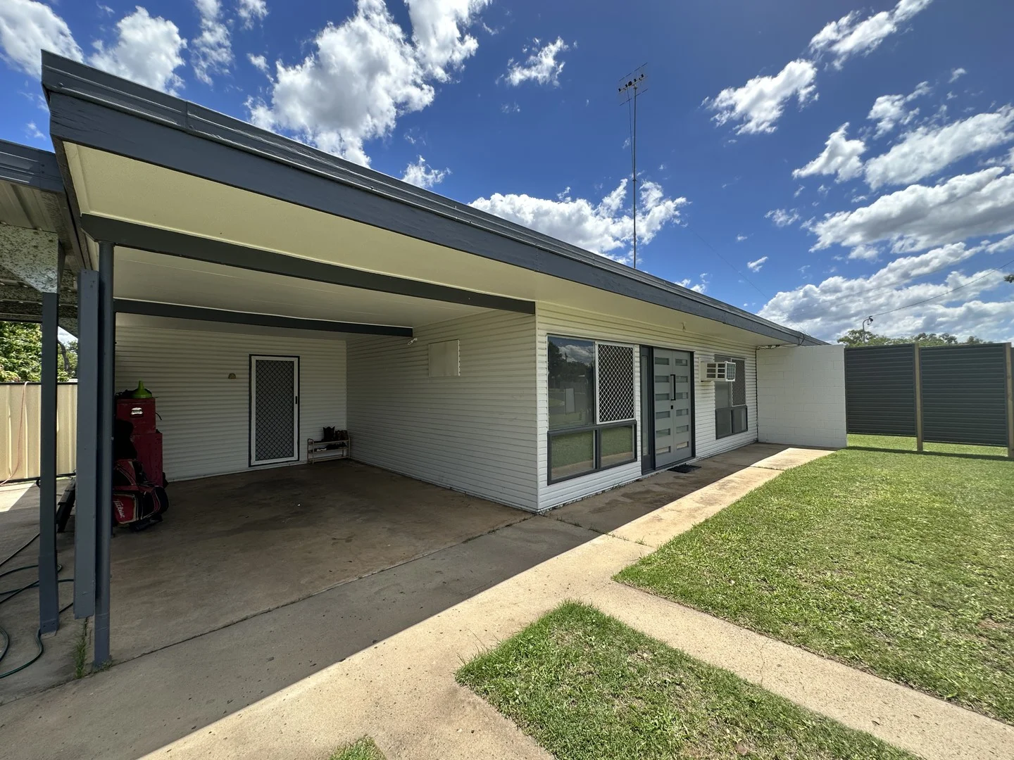 11 Lawrence Street, Moranbah QLD 4744