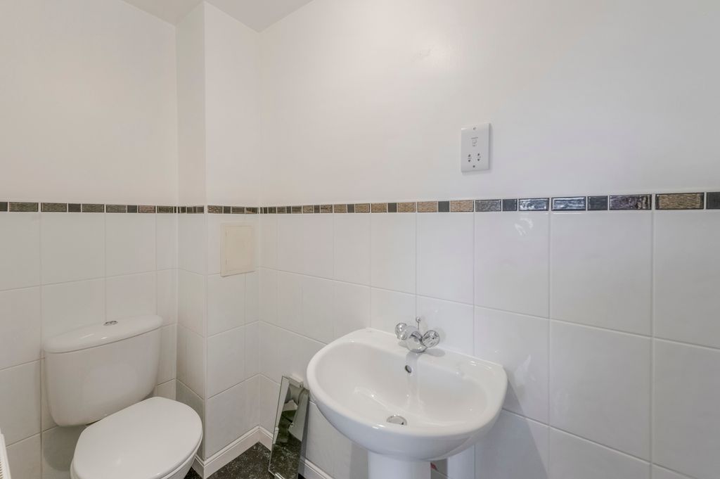 Additional image 11 of 2 bed flat to rentBroomhill Court, Stirling, Stirling FK9