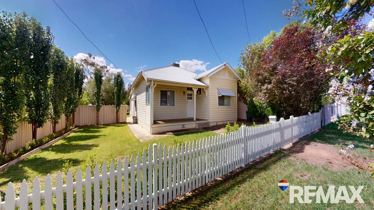 24 Elizabeth Street, Junee NSW 2663