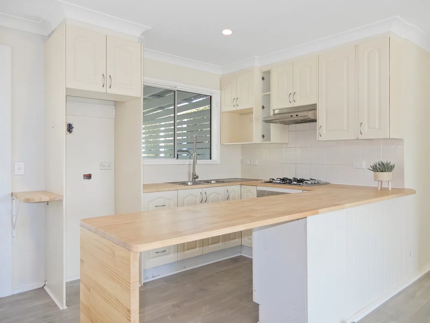 Additional image 2 of 24 Roger Crescent, Berkeley Vale NSW 2261