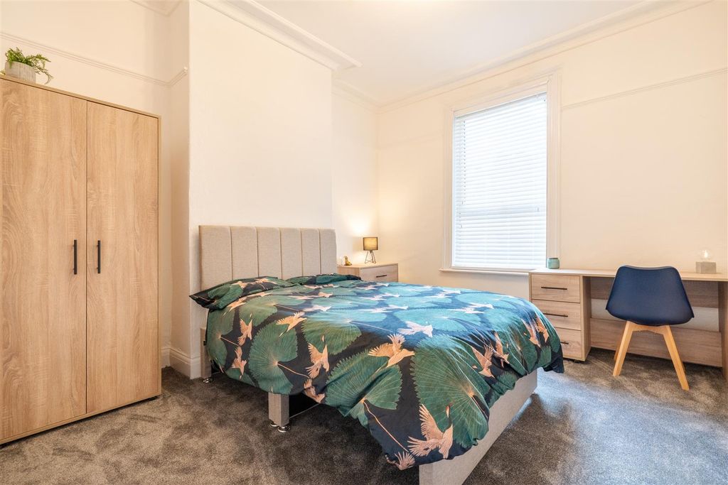 5 bed shared accommodation to rent58 Brunswick Street, Broomhall, Sheffield S10 photo 4