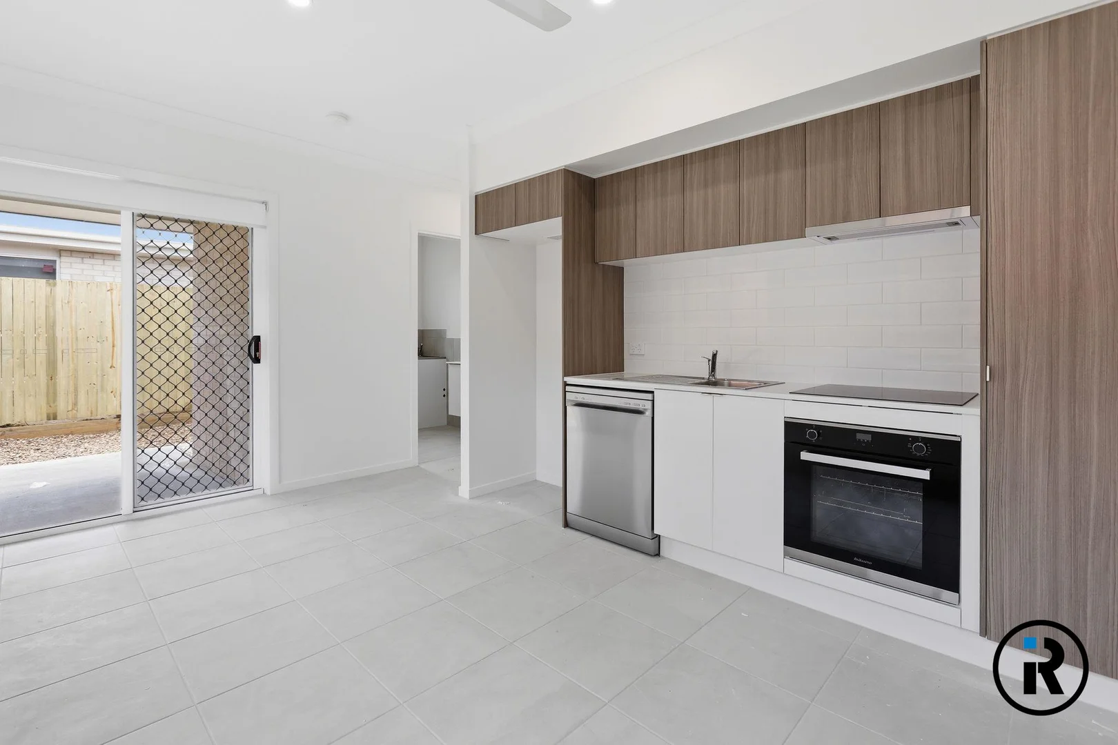Additional image 2 of 2/11 Grace Close, White Rock QLD 4306