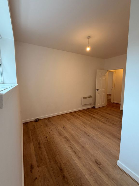 Additional image 3 of 1 bed flat to rentStation Road, Llanelli SA15