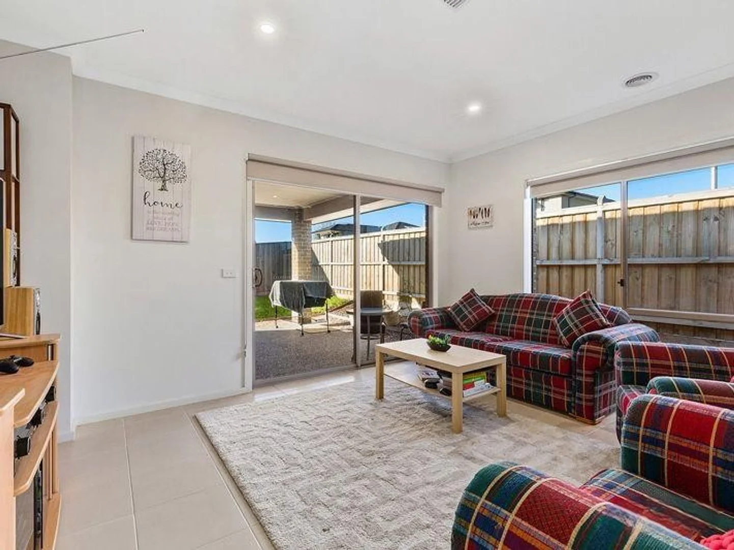 10 Benedore Way, Cranbourne North VIC 3977 photo 3