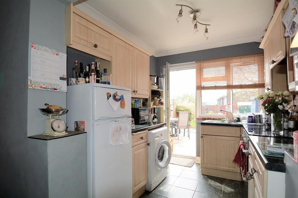 Additional image 3 of 2 bed end terrace house to rentWorsley Road, Newport PO30