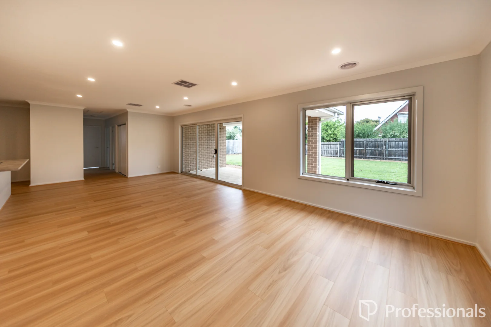 Additional image 2 of 8 Elizabeth St, Melton South VIC 3338