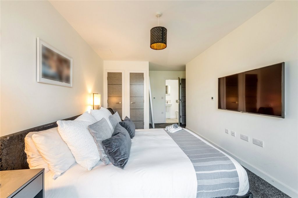 Additional image 9 of 2 bed flat to rentHelena Court, Burgess Hill, West Sussex RH15