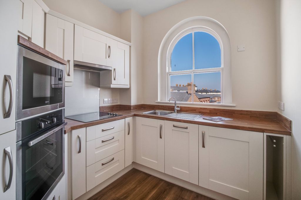 1 bed flat to rentBowes Lyon Place, Poundbury, Dorchester DT1
