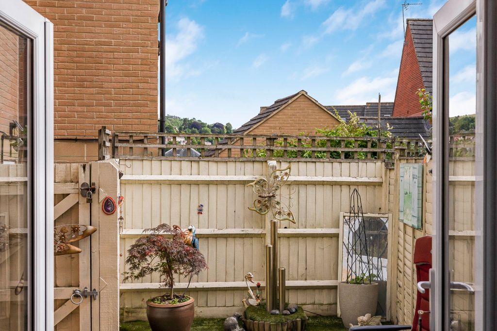Additional image 25 of 4 bed end terrace house for saleGraces Field, Stroud, Gloucestershire GL5